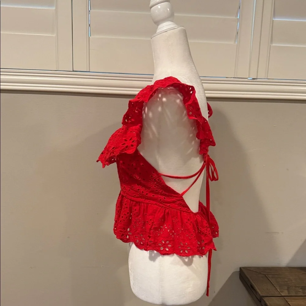 En Saison Scarlet Eyelet Blouse - Picture 2 of 6